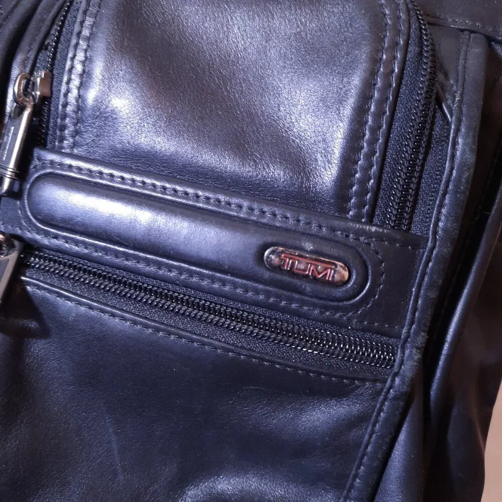 Tumi Alpha 2 Laptop Briefcase bag Black Napa Leather 96160D4 Computer distressed